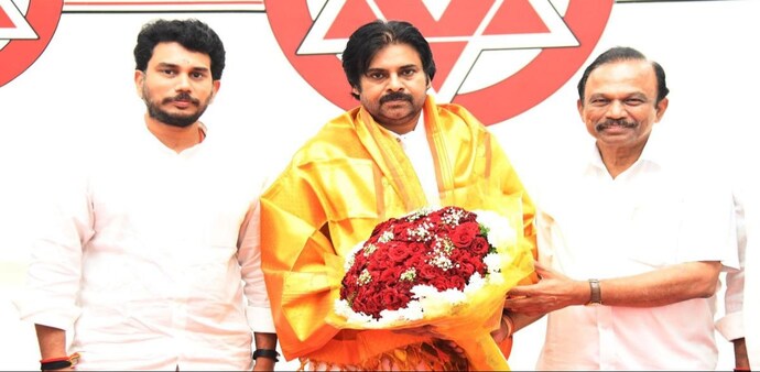Magunta Srinivasulu Reddy (right) and his son Raghava with Jana Sena Party president Pawan Kalyan. Magunta Srinivasulu Reddy (right) and his son Raghava with Jana Sena Party president Pawan Kalyan.