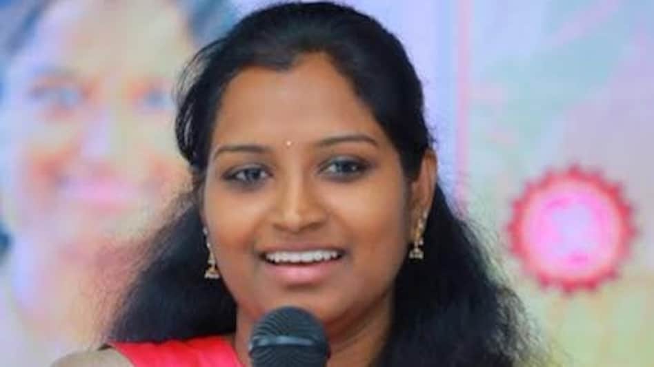 Kadiam Kavya, Daughter of Ex-Telangana Deputy CM, Announced as Congress Nominee for Warangal Lok Sabha Polls Kadiam Kavya, Daughter of Ex-Telangana Deputy CM, Announced as Congress Nominee for Warangal Lok Sabha Polls