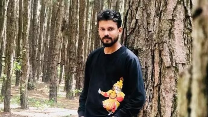 According to sources quoted by India Today, two mobile shop workers, questioned by the NIA last week, allegedly named Prasad. According to sources quoted by India Today, two mobile shop workers, questioned by the NIA last week, allegedly named Prasad.