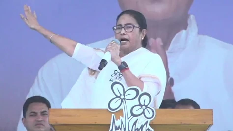'Why did they raid at midnight?': Mamata Banerjee after attack on NIA team during raids 'Why did they raid at midnight?': Mamata Banerjee after attack on NIA team during raids