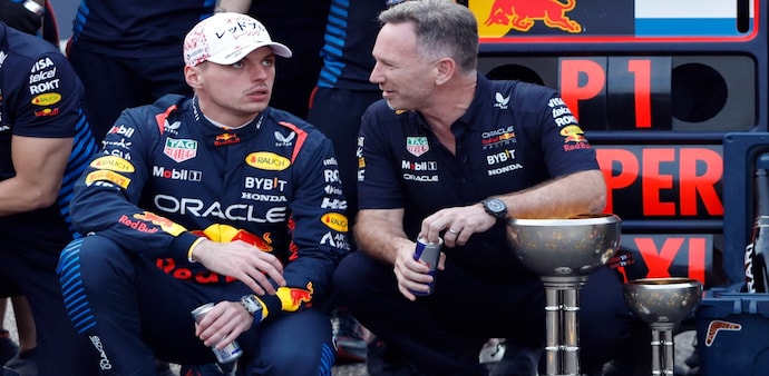 Formula One F1 - Japanese Grand Prix - Suzuka Circuit, Suzuka, Japan - April 7, 2024 Red Bull's Max Verstappen celebrates after winning the Japanese Grand Prix with Red Bull team principal Christian Horner REUTERS/Androniki Christodoulou Formula One F1 - Japanese Grand Prix - Suzuka Circuit, Suzuka, Japan - April 7, 2024 Red Bull's Max Verstappen celebrates after winning the Japanese Grand Prix with Red Bull team principal Christian Horner REUTERS/Androniki Christodoulou