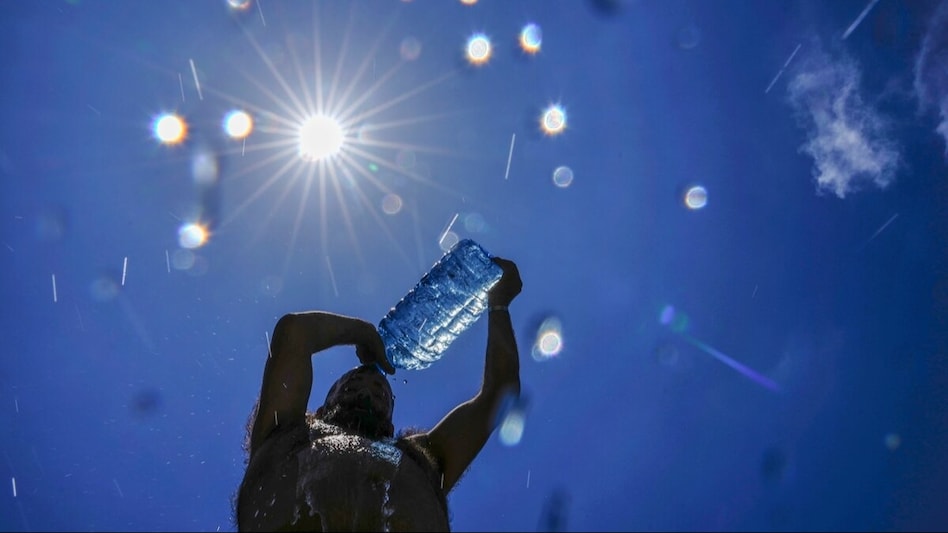 Weather update: Delhi may touch 40-degree mark this week with light rain on Saturday Weather update: Delhi may touch 40-degree mark this week with light rain on Saturday