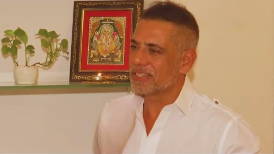 The Gandhi son-in-law said in a recent interview that he is getting calls from Congress workers all over the country, including Amethi The Gandhi son-in-law said in a recent interview that he is getting calls from Congress workers all over the country, including Amethi