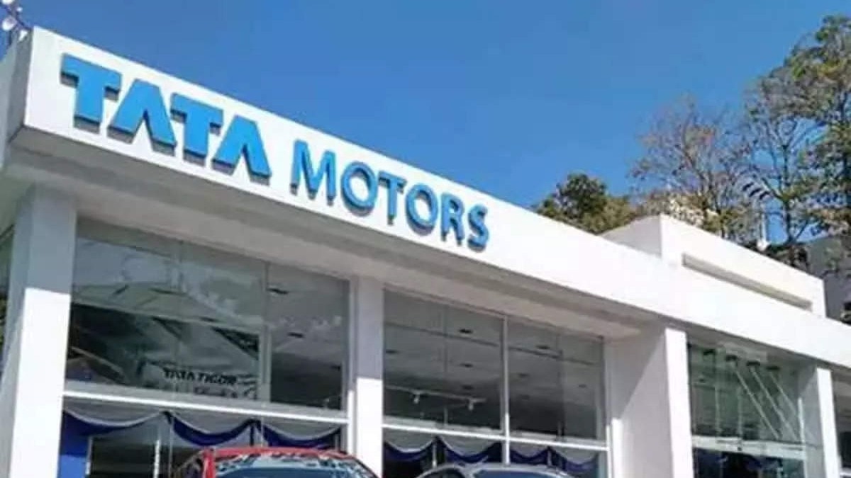 Tata Motors stock has a one-year beta of 0.5, indicating very low volatility during the period. Tata Motors stock has a one-year beta of 0.5, indicating very low volatility during the period.