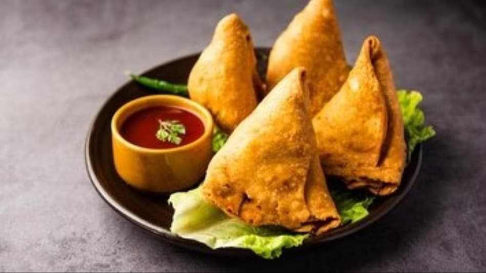 Condoms, gutkha and stones found in samosas Condoms, gutkha and stones found in samosas