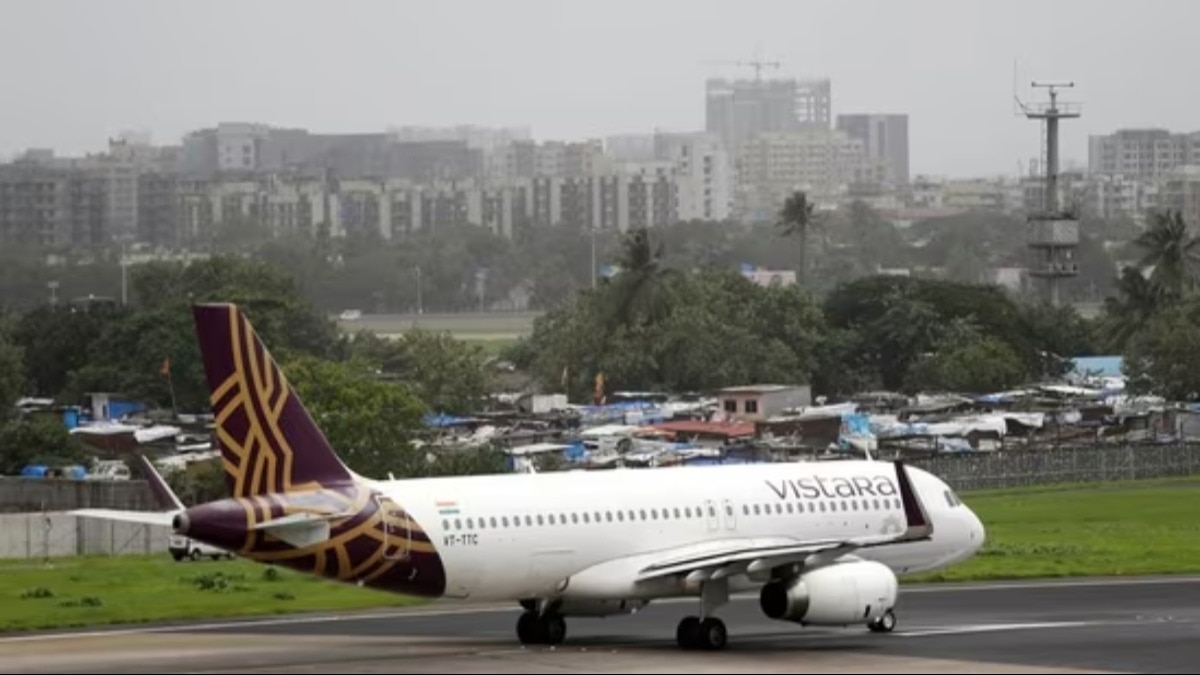 Last week, Vistara was forced to cancel more than 200 flights due to unavailability of pilots. Last week, Vistara was forced to cancel more than 200 flights due to unavailability of pilots.