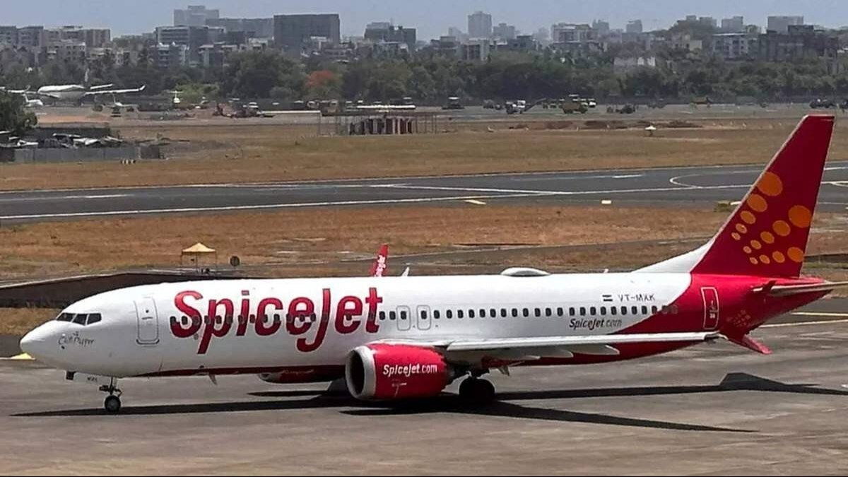SpiceJet's Pune-Dubai flight delayed for over 8 hours SpiceJet's Pune-Dubai flight delayed for over 8 hours