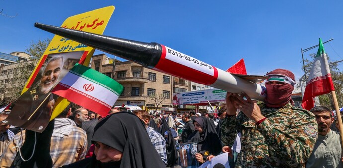 Iran launches cruise missiles on Israel alongside 'Shaheed' drones as the war in the Middle East escalates Iran launches cruise missiles on Israel alongside 'Shaheed' drones as the war in the Middle East escalates