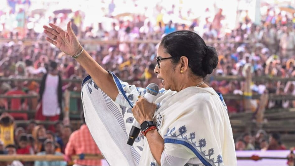 Mamata Banerjee, Bengal SSC Chairman to challenge court order on termination of 24,000 jobs Mamata Banerjee, Bengal SSC Chairman to challenge court order on termination of 24,000 jobs