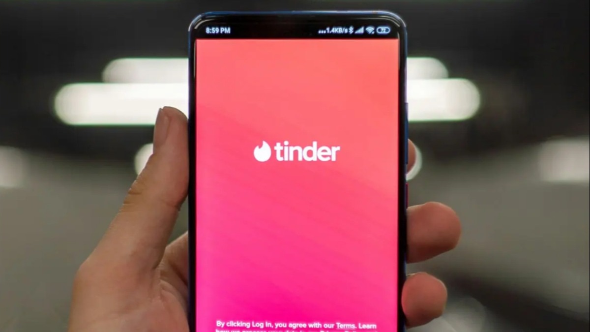 Tinder's new feature 'share my date' allows users to share their date plans with friends and loved ones Tinder's new feature 'share my date' allows users to share their date plans with friends and loved ones