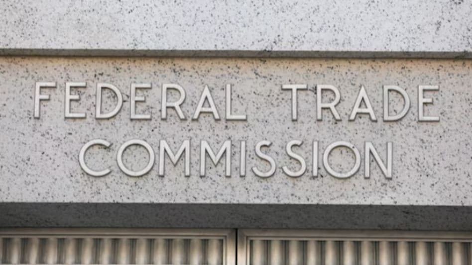 U.S. FTC bans noncompete agreements, cites boost to worker earnings U.S. FTC bans noncompete agreements, cites boost to worker earnings