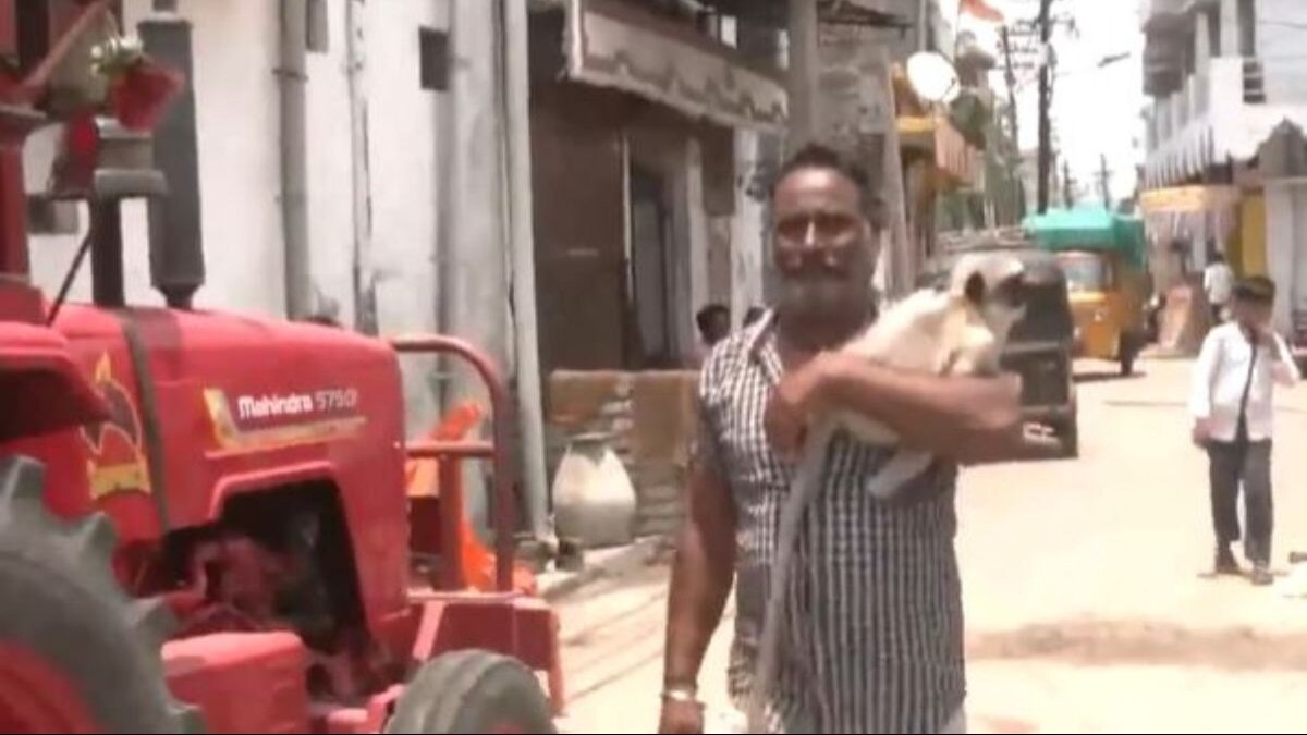 Kshirsagar's unique decision to bring a langur as his voting companion attracted the attention of bystanders. Kshirsagar's unique decision to bring a langur as his voting companion attracted the attention of bystanders.