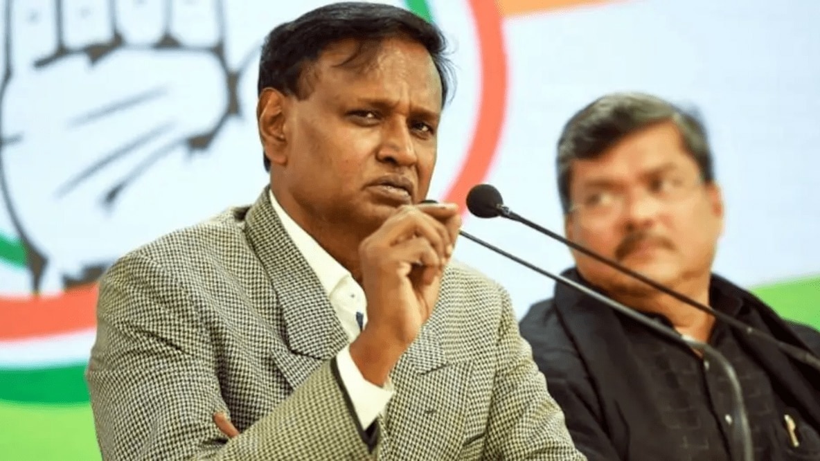 Naseeb Singh said the Congress' North West Delhi candidate has called the Congress a "4 per cent vote bank party". Naseeb Singh said the Congress' North West Delhi candidate has called the Congress a "4 per cent vote bank party".
