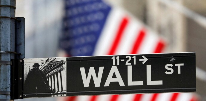 Wall Street stocks fall as markets weigh strong wage data, Fed meeting Wall Street stocks fall as markets weigh strong wage data, Fed meeting