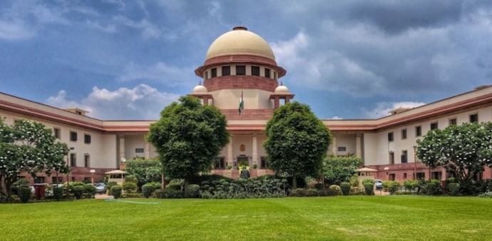 Supreme Court raps Delhi Police in NewsClick editor Prabir Purkayastha's arrest case Supreme Court raps Delhi Police in NewsClick editor Prabir Purkayastha's arrest case