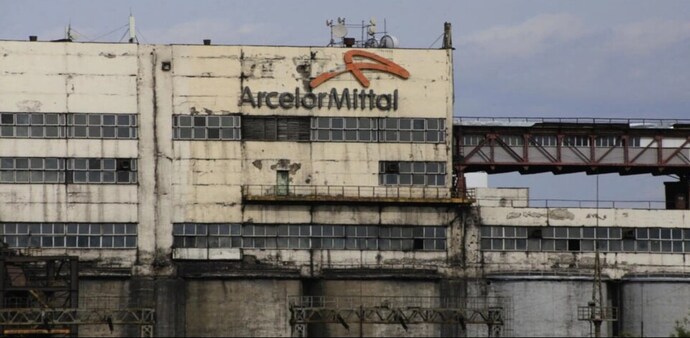 The world's second-largest steelmaker reiterated it expects global steel demand outside China to grow 3-4 percent this year as it reported first-quarter earnings ahead of analyst expectations. The world's second-largest steelmaker reiterated it expects global steel demand outside China to grow 3-4 percent this year as it reported first-quarter earnings ahead of analyst expectations.