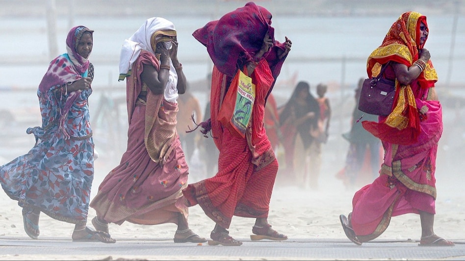 Heatwave Alert! IMD forecasts heatwave to persist East and Peninsular India till May 06 Heatwave Alert! IMD forecasts heatwave to persist East and Peninsular India till May 06