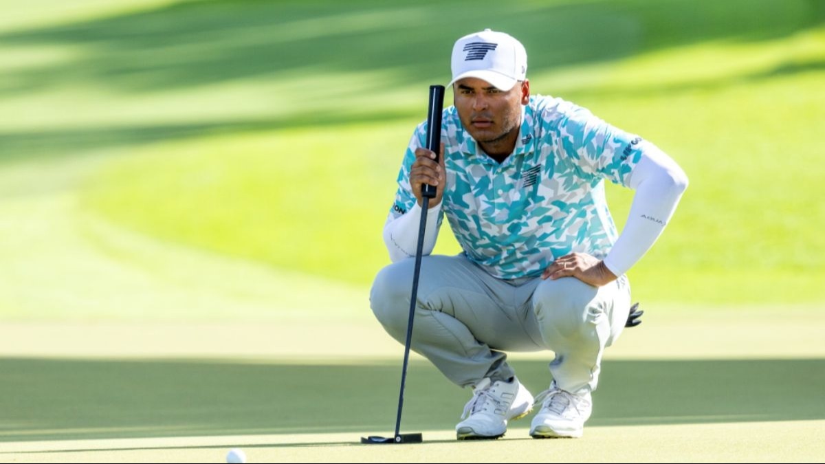 Crowded LIV Singapore standings has Colombian Munoz in the lead by a stroke