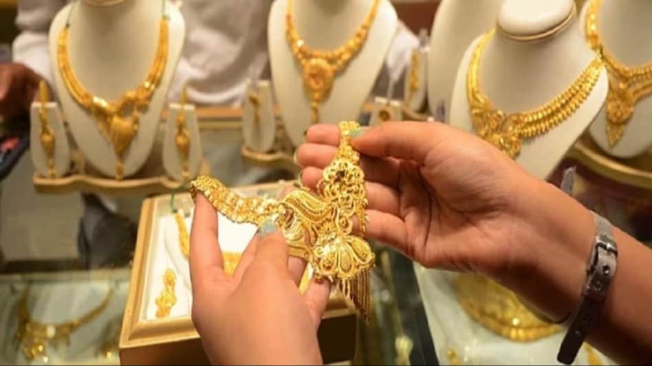 Gold prices surged by over 1%, buoyed by a weakening U.S. dollar following subdued U.S. jobs data. Gold prices surged by over 1%, buoyed by a weakening U.S. dollar following subdued U.S. jobs data.