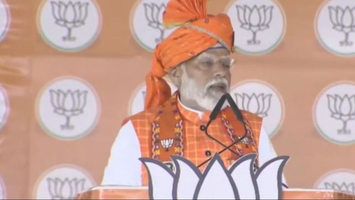 He further added that he wants these seats in order to ensure that Congress does not bring back Article 370 in Kashmir. He further added that he wants these seats in order to ensure that Congress does not bring back Article 370 in Kashmir.