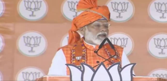He further added that he wants these seats in order to ensure that Congress does not bring back Article 370 in Kashmir. He further added that he wants these seats in order to ensure that Congress does not bring back Article 370 in Kashmir.