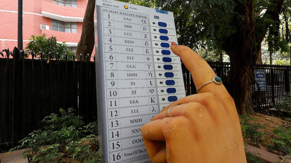 Lok Sabha Elections Phase 3: Nearly 51% polling till 3 pm; Bengal records highest turnout Lok Sabha Elections Phase 3: Nearly 51% polling till 3 pm; Bengal records highest turnout