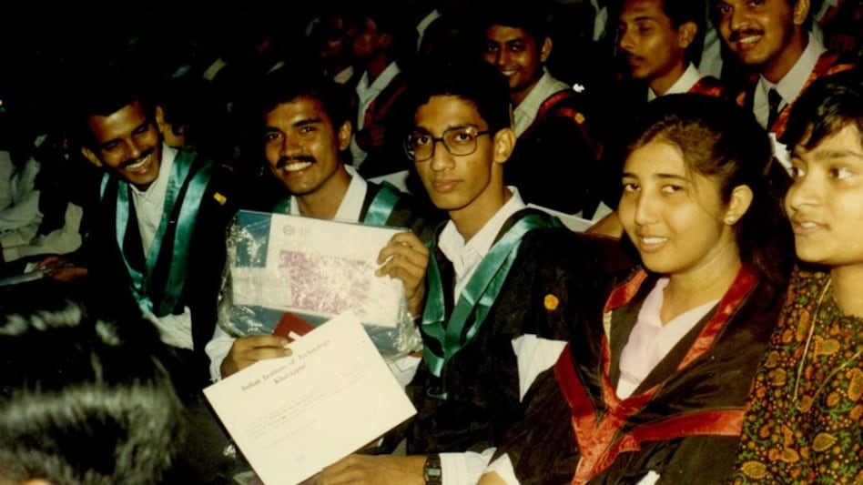 In the photo, Pichai is seen standing beside Sharmistha Dubey - the sole female batch-mate in their class. In the photo, Pichai is seen standing beside Sharmistha Dubey - the sole female batch-mate in their class.