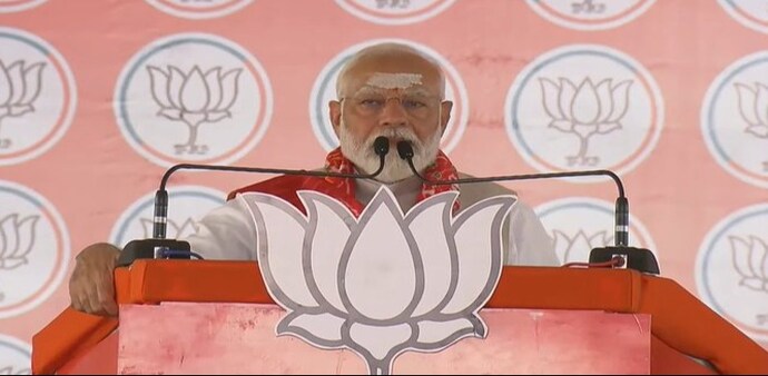 Modi also attacked Rahul Gandhi over this remark and said that nobody has the right to look down on Indians Modi also attacked Rahul Gandhi over this remark and said that nobody has the right to look down on Indians