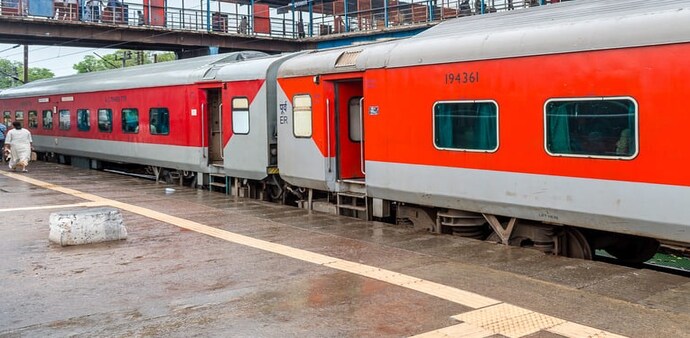 Indian Railways to set up 100 PM Janaushadhi Kendras at railway stations Indian Railways to set up 100 PM Janaushadhi Kendras at railway stations