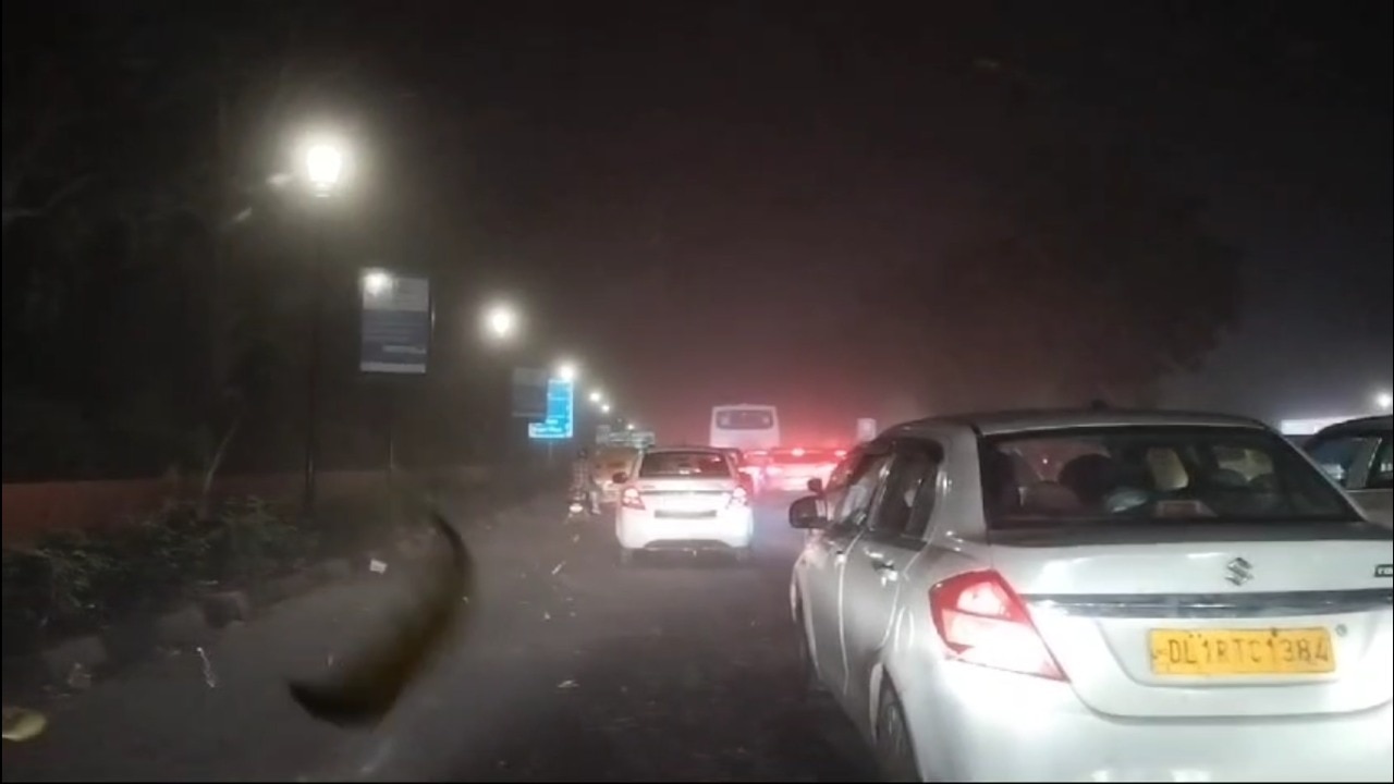 Nine flights diverted as massive dust storm hits Delhi, two dead, three injured