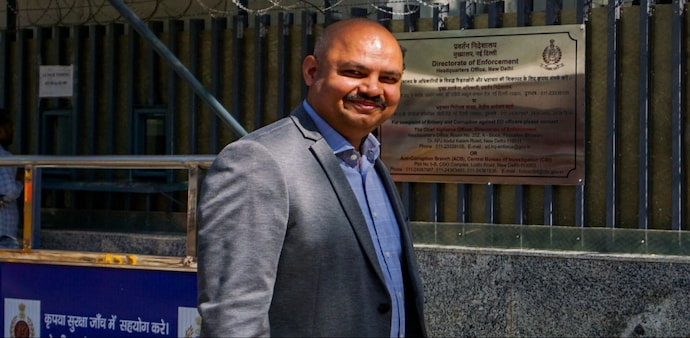 NCW summons Bibhav Kumar in connection with Swati Maliwal assault allegations NCW summons Bibhav Kumar in connection with Swati Maliwal assault allegations