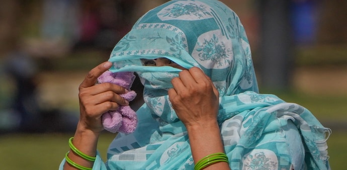Heatwave conditions likely till May 24 in several parts of North India, says IMD (PC: PTI) Heatwave conditions likely till May 24 in several parts of North India, says IMD (PC: PTI)