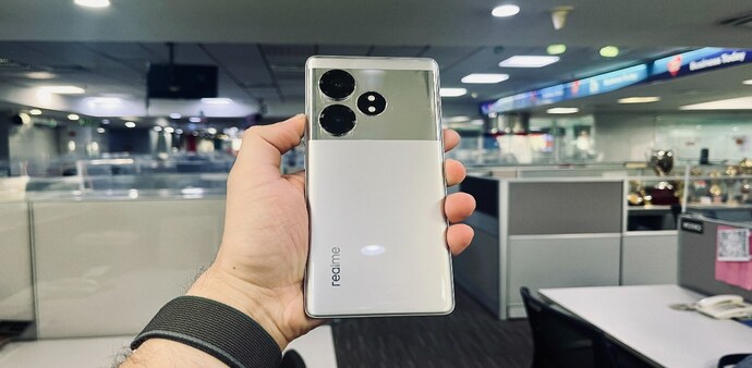 realme GT 6T realme GT 6T