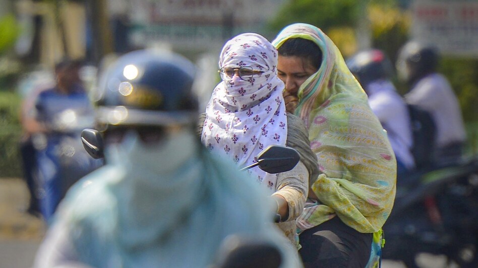 Delhi continues to reel under the heatwave, Najafgarh records 47.4 degree Celsius temperature (PC: PTI) Delhi continues to reel under the heatwave, Najafgarh records 47.4 degree Celsius temperature (PC: PTI)