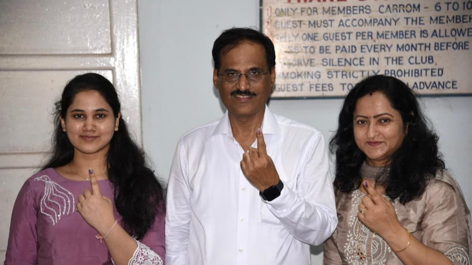 Voters are advised to take extreme precautions against heat-related illnesses Voters are advised to take extreme precautions against heat-related illnesses