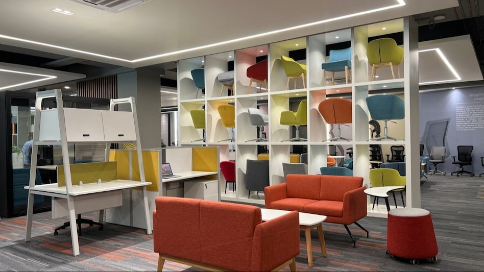 Spanning a 10,000 square feet, the newly unveiled Featherlite Experience Centre is housed at Featherlite’s – The Address, in Pallavaram, Chennai. Spanning a 10,000 square feet, the newly unveiled Featherlite Experience Centre is housed at Featherlite’s – The Address, in Pallavaram, Chennai.