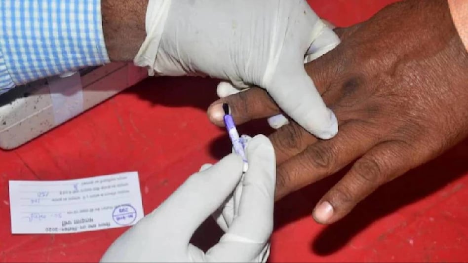 Voter turnout 49.2% till 3 pm; Uttar Pradesh records lowest votes, West Bengal highest Voter turnout 49.2% till 3 pm; Uttar Pradesh records lowest votes, West Bengal highest