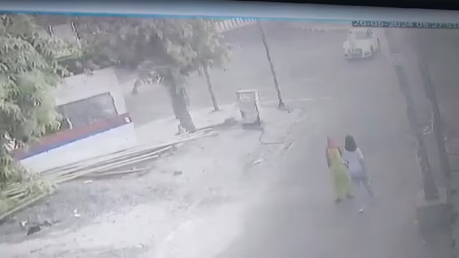 This incident follows recent outrage over the deaths of two tech workers in Pune, caused by a drunk teen driving a speeding Porsche. This incident follows recent outrage over the deaths of two tech workers in Pune, caused by a drunk teen driving a speeding Porsche.