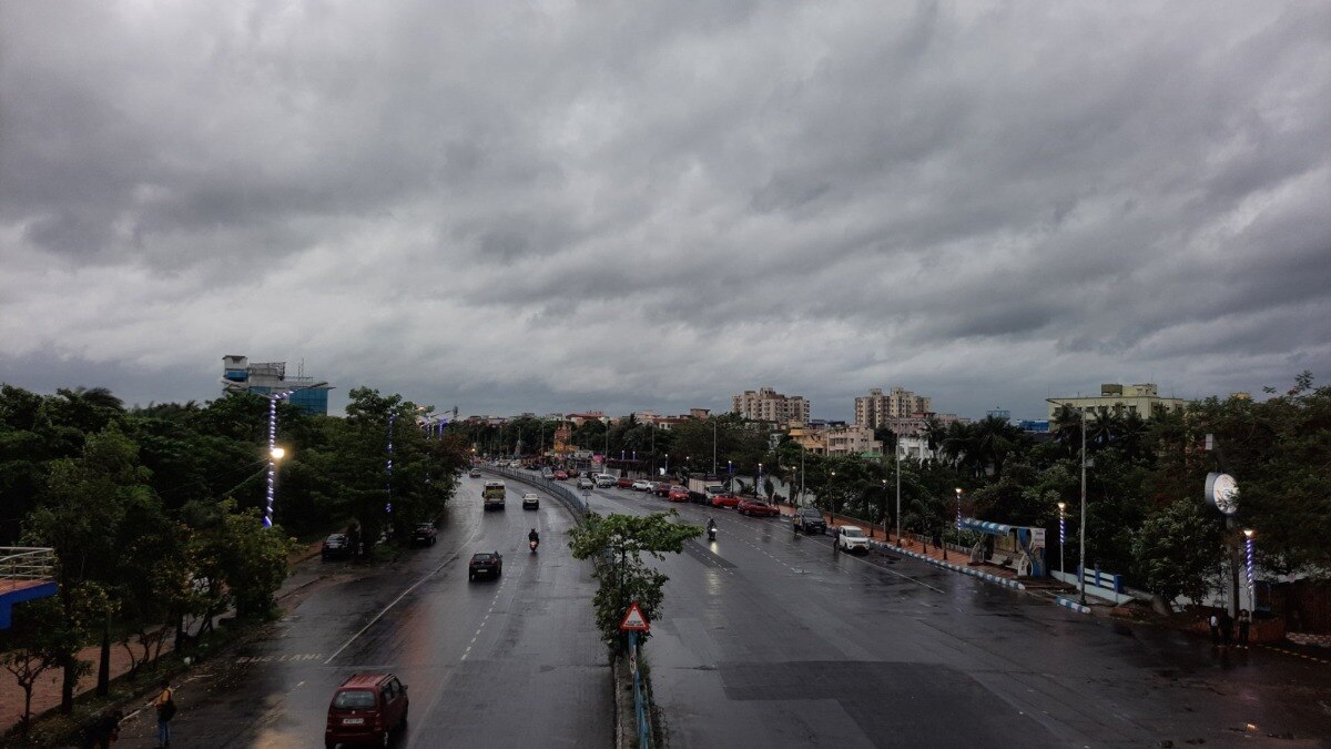 Cyclone Remal makes landfall in Bangladesh
