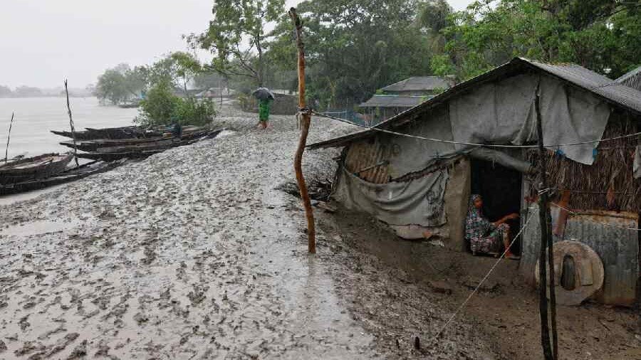 Cyclone Remal kills 16, snaps power links to millions in India, Bangladesh