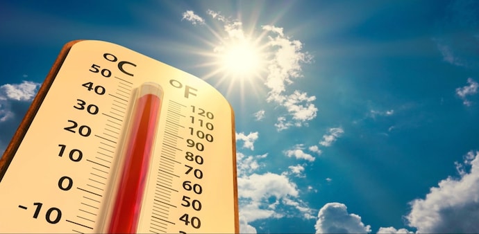 High heat and humidity compromise the body's cooling mechanism, making people sick and potentially causing fatalities even at lower temperatures. High heat and humidity compromise the body's cooling mechanism, making people sick and potentially causing fatalities even at lower temperatures.