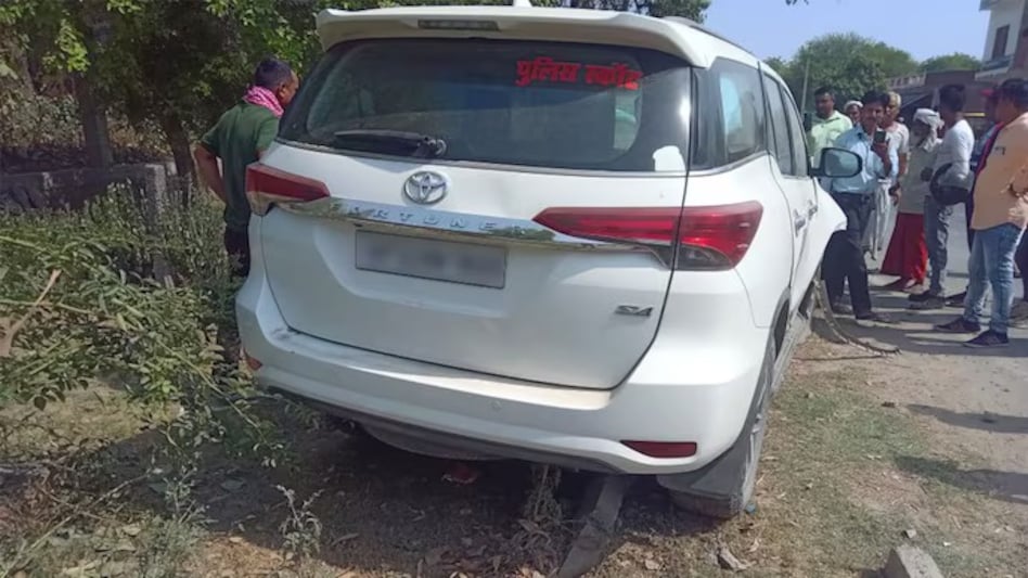 The SUV belongs to Karan Singh, BJP MP from Kaiserganj The SUV belongs to Karan Singh, BJP MP from Kaiserganj