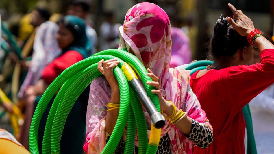 Heatwave in India: IMD forecasts some respite after May 30 (PC: PTI) Heatwave in India: IMD forecasts some respite after May 30 (PC: PTI)
