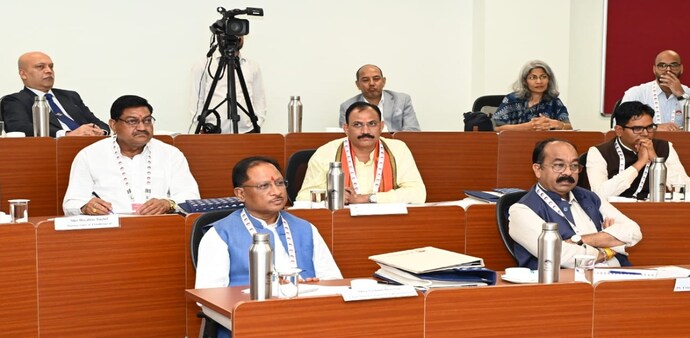 The first session was dedicated to the main theme of this ideation camp, “Vikasit Chhattisgarh: A Vision for 10 Years.” The first session was dedicated to the main theme of this ideation camp, “Vikasit Chhattisgarh: A Vision for 10 Years.”