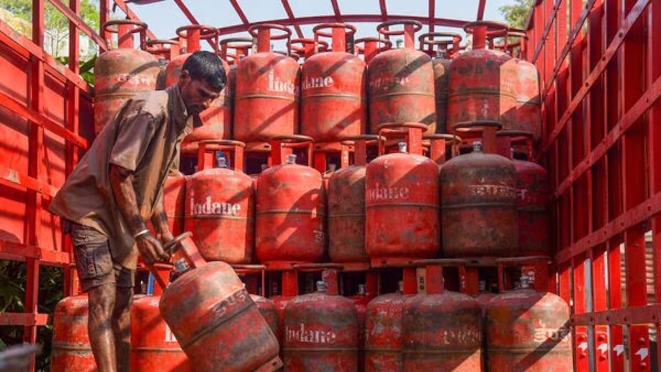 On May 1, 2024, there was a Rs 19 reduction in commercial LPG prices. On May 1, 2024, there was a Rs 19 reduction in commercial LPG prices.