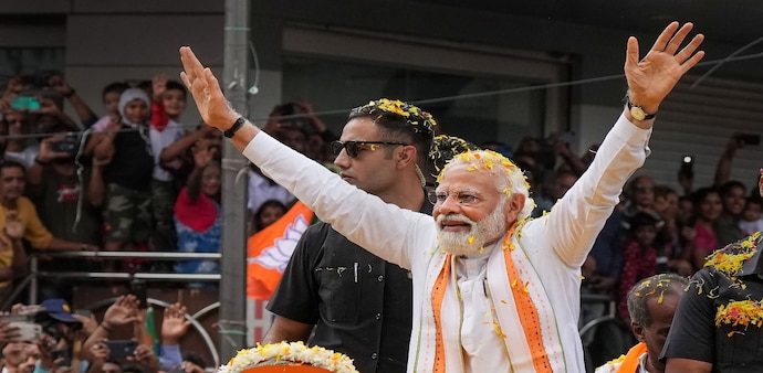 PM Modi: It will be the first time since the 1960s that an incumbent PM is returning to power for a third term with a comfortable majority. The last time this happened was in the 1960s when Jawaharlal Nehru won the Lok Sabha Elections in 1962. PM Modi: It will be the first time since the 1960s that an incumbent PM is returning to power for a third term with a comfortable majority. The last time this happened was in the 1960s when Jawaharlal Nehru won the Lok Sabha Elections in 1962.