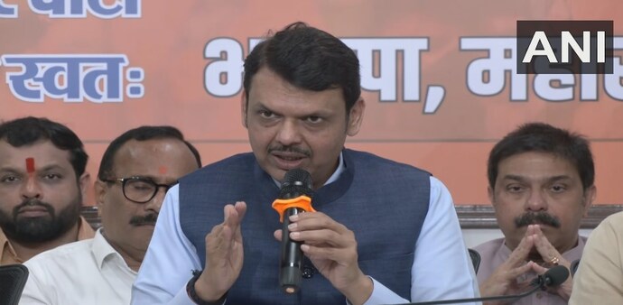 He also requested the BJP high command to relieve him from the responsibility of the state government He also requested the BJP high command to relieve him from the responsibility of the state government