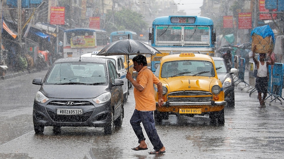Monsoon reached Maharashtra, likely to advance to Mumbai in 3-4 days: IMD, Delhi to get rainfall till June 7 Monsoon reached Maharashtra, likely to advance to Mumbai in 3-4 days: IMD, Delhi to get rainfall till June 7