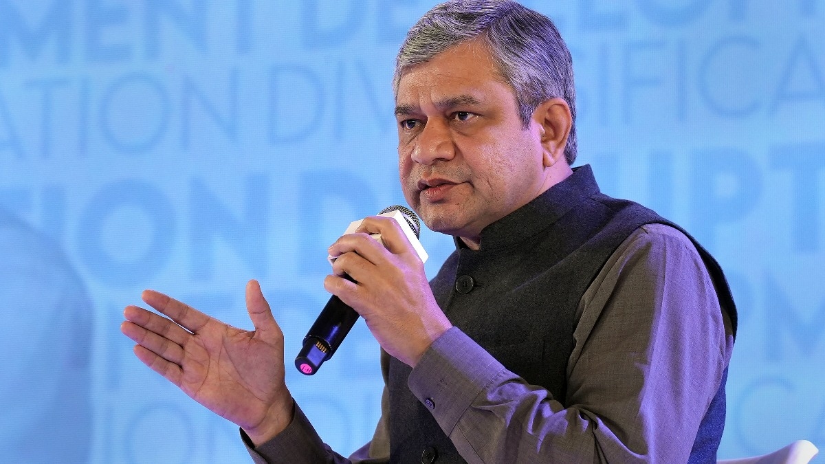 Modi Cabinet 3.0: Ashwini Vaishnaw has retained Railway Ministry Modi Cabinet 3.0: Ashwini Vaishnaw has retained Railway Ministry