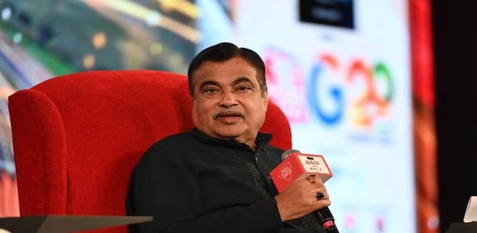 Highlighting the importance of reducing road accidents, Nitin Gadkari reiterated the goal of a 50% reduction in road accident deaths by 2030. Highlighting the importance of reducing road accidents, Nitin Gadkari reiterated the goal of a 50% reduction in road accident deaths by 2030.